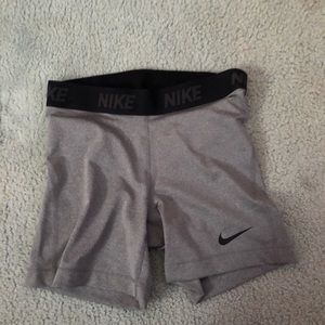 Nike pro 3 inch small